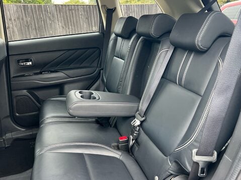 Mitsubishi Outlander PHEV GX 4H 40