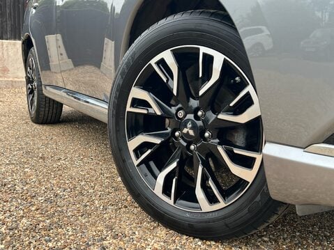 Mitsubishi Outlander PHEV GX 4H 13