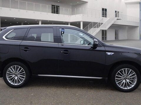 Mitsubishi Outlander PHEV DYNAMIC 5