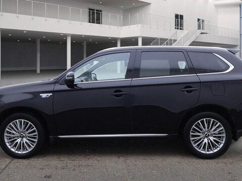 Mitsubishi Outlander PHEV DYNAMIC 3