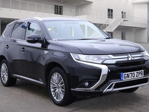 Mitsubishi Outlander PHEV DYNAMIC 1