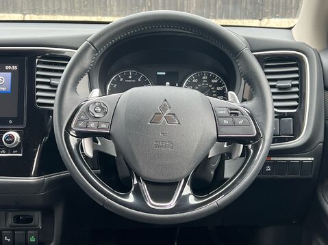 Mitsubishi Outlander EXCEED 33