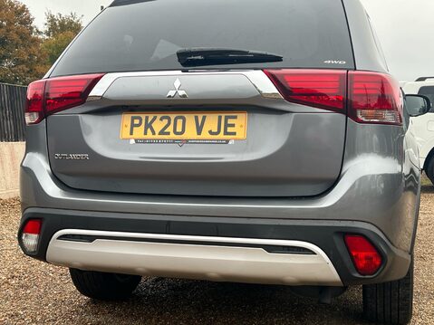 Mitsubishi Outlander EXCEED 17