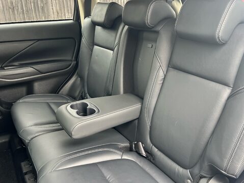 Mitsubishi Outlander EXCEED 35