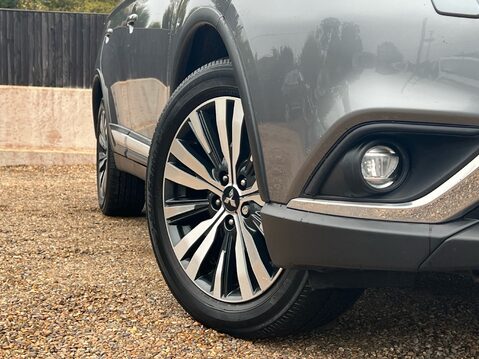 Mitsubishi Outlander EXCEED 13