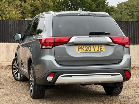 Mitsubishi Outlander EXCEED 2