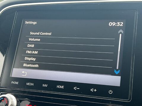 Mitsubishi Outlander EXCEED 21