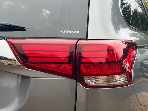 Mitsubishi Outlander EXCEED 15