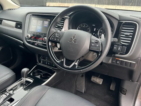 Mitsubishi Outlander EXCEED 32
