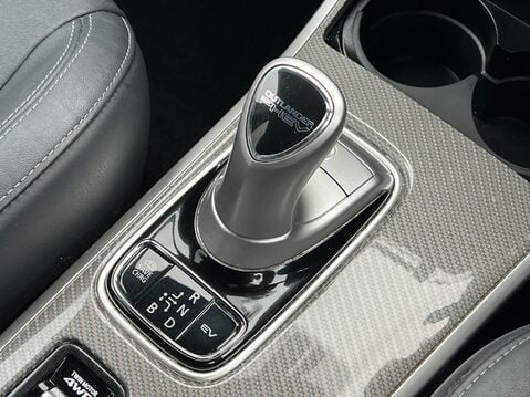 Mitsubishi Outlander PHEV DYNAMIC 21