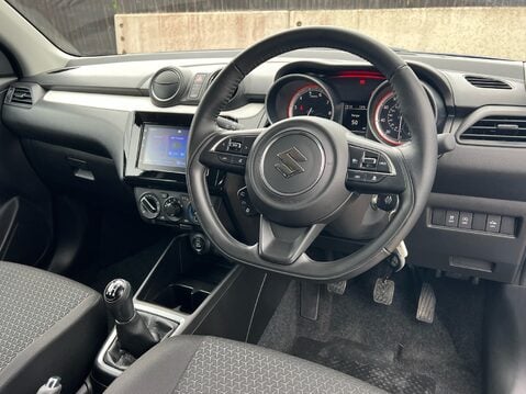 Suzuki Swift SZ-L DUALJET MHEV 28