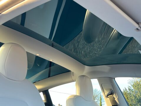 Tesla Model 3 LONG RANGE AWD 29