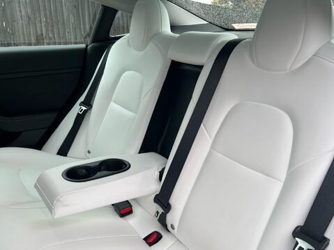 Tesla Model 3 LONG RANGE AWD 32