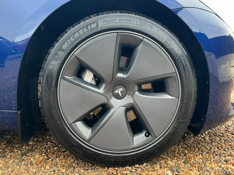 Tesla Model 3 LONG RANGE AWD 4