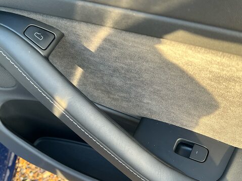 Tesla Model 3 LONG RANGE AWD 28