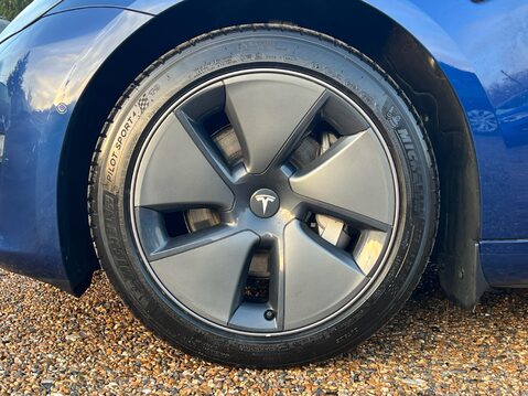 Tesla Model 3 LONG RANGE AWD 4