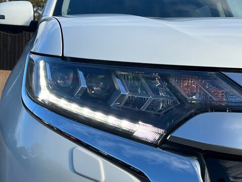 Mitsubishi Outlander EXCEED 14