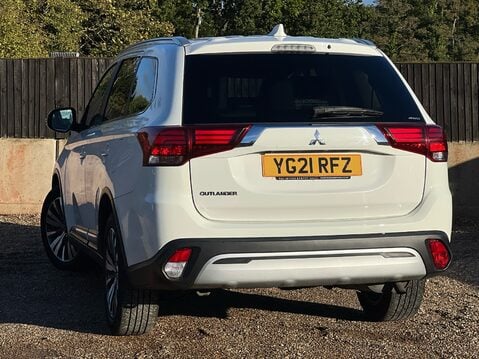 Mitsubishi Outlander EXCEED 2