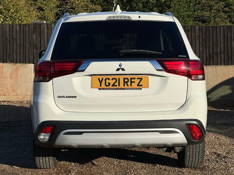 Mitsubishi Outlander EXCEED 8