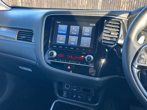 Mitsubishi Outlander EXCEED 12