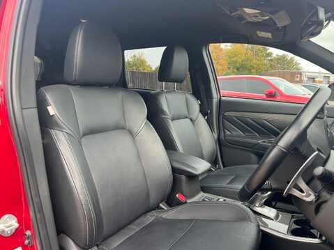 Mitsubishi Outlander PHEV DYNAMIC 3