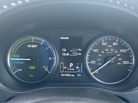 Mitsubishi Outlander PHEV DYNAMIC 11
