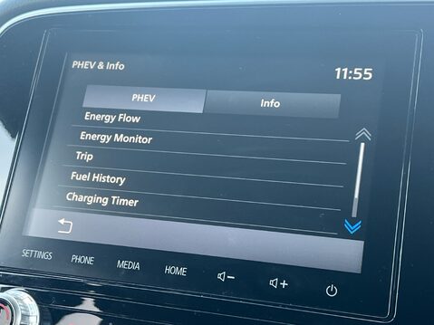 Mitsubishi Outlander PHEV DYNAMIC 22