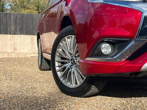 Mitsubishi Outlander PHEV DYNAMIC 13