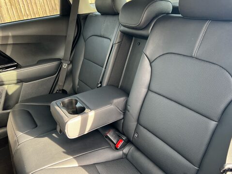 Kia Niro 4 35