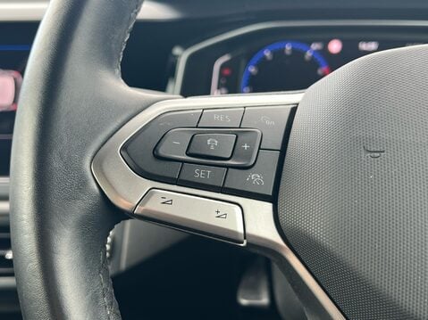Volkswagen Polo R-LINE TSI 27