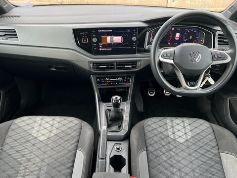 Volkswagen Polo R-LINE TSI 10