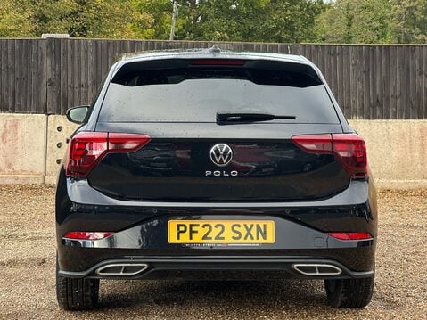 Volkswagen Polo R-LINE TSI 8