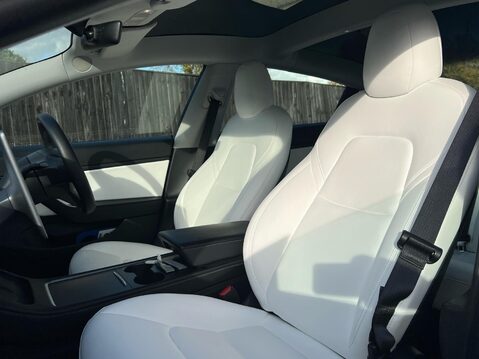 Tesla Model 3 LONG RANGE AWD 21