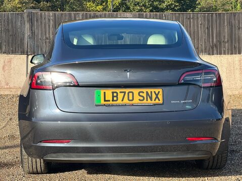 Tesla Model 3 LONG RANGE AWD 9