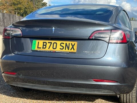 Tesla Model 3 LONG RANGE AWD 17