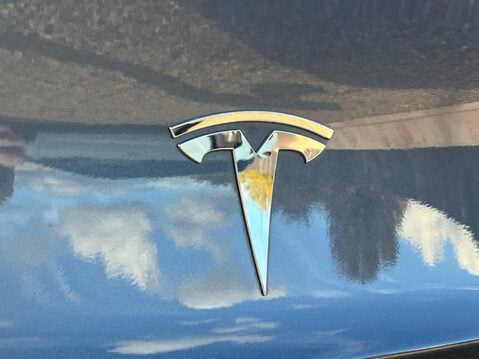 Tesla Model 3 LONG RANGE AWD 32