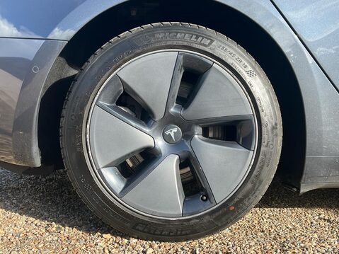 Tesla Model 3 LONG RANGE AWD 8