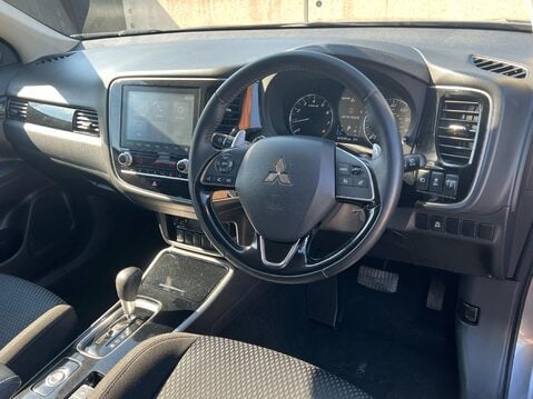 Mitsubishi Outlander DESIGN 4