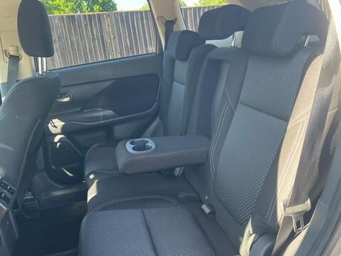 Mitsubishi Outlander DESIGN 23