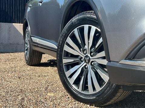 Mitsubishi Outlander DESIGN 13