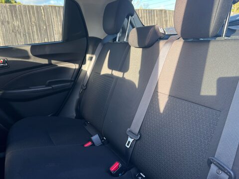 Suzuki Swift SZ5 DUALJET MHEV 9