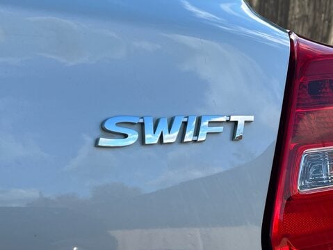 Suzuki Swift SZ5 DUALJET MHEV 33