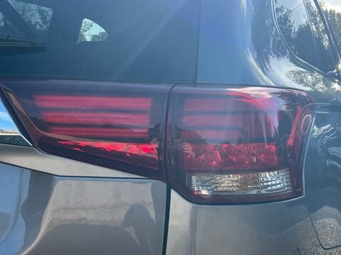 Mitsubishi Outlander DESIGN 15