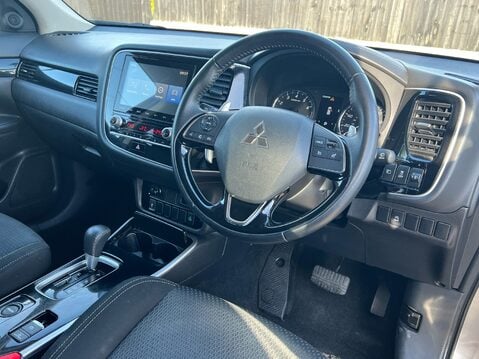 Mitsubishi Outlander DESIGN 32