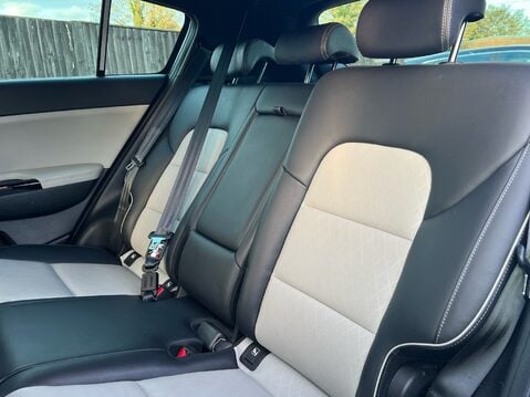 Kia Sportage CRDI GT-LINE ISG MHEV 9