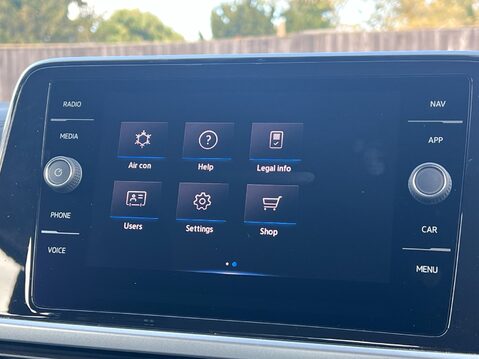 Volkswagen T-Roc LIFE TSI DSG 19