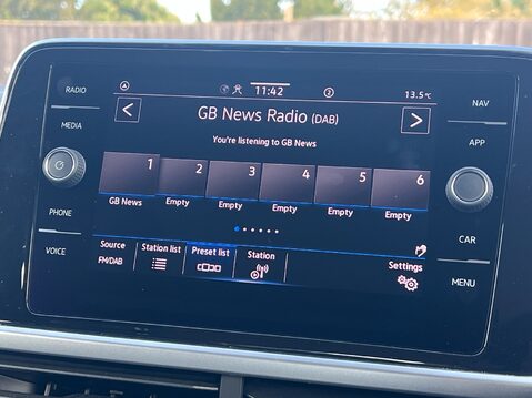 Volkswagen T-Roc LIFE TSI DSG 20