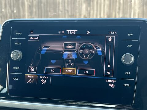 Volkswagen T-Roc LIFE TSI DSG 25