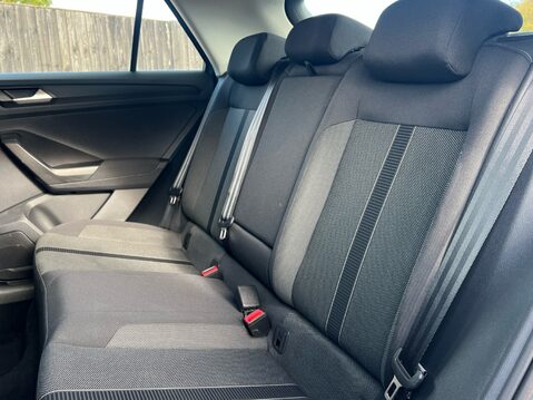 Volkswagen T-Roc LIFE TSI DSG 9