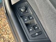 Volkswagen T-Roc LIFE TSI DSG 32